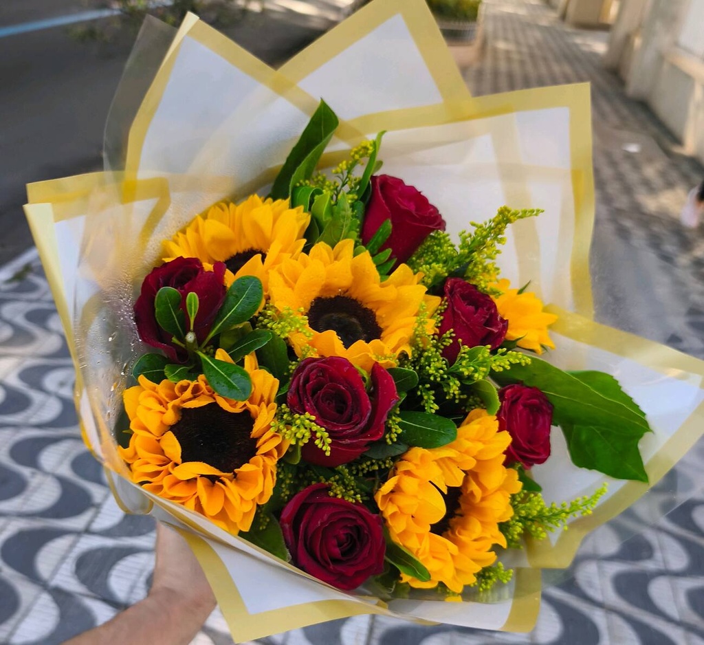 Buquê girassóis e rosas